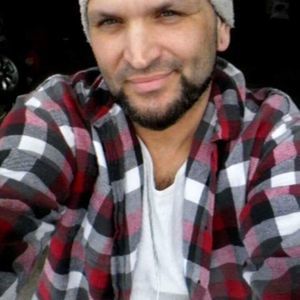 Meet your Posher, Derek